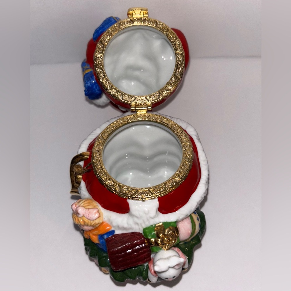 Traditions Porcelain Hinged Decorative Trinket Box Christmas Santa Claus - Picture 3 of 4